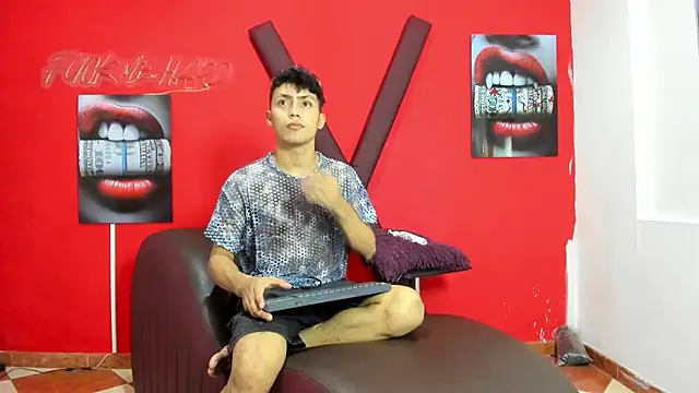 Snapshot of CAT_LOVE1 chatting on May 2026 12:28:02 AM CAT LOVE1 online show from May 2026 12:28:02 AM