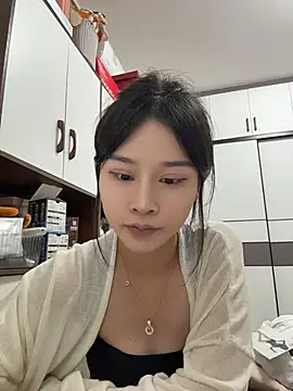 Snapshot of cuteluky18 chatting on May 2026 12:01:01 PM cuteluky18 online show from May 2026 12:01:01 PM