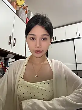 Snapshot of cuteluky18 chatting on June 2026 01:57:02 PM cuteluky18 online show from June 2026 01:57:02 PM