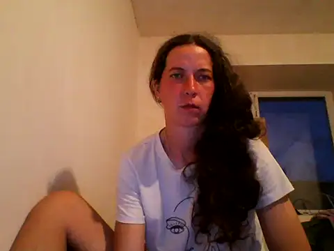 Snapshot of DanicaFey chatting on May 2026 06:04:02 PM DanicaFey online show from May 2026 06:04:02 PM