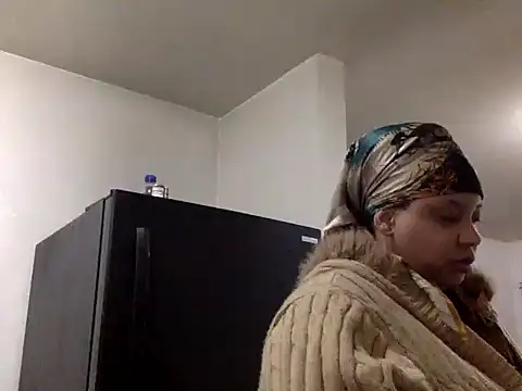 Fetiishjoiqueen online show from May 2026 08:27:01 PM