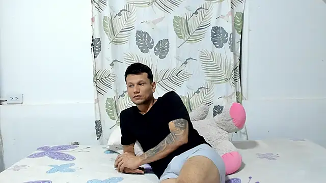 HannaSexMatheuw online show from June 2026 01:00:02 AM