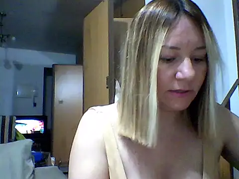 AllisonLove2 online show from May 2026 10:40:01 PM