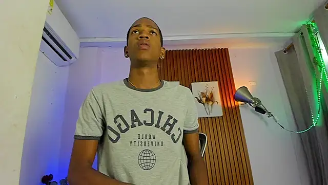 Afrowayuu online show from May 2026 05:32:01 PM