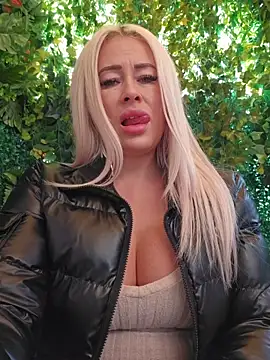 Snapshot of MILFBARBY chatting on November 2025 07:47:02 AM MILFBARBY online show from November 2025 07:47:02 AM