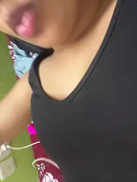 angelaura99 online show from July 2026 12:11:01 PM