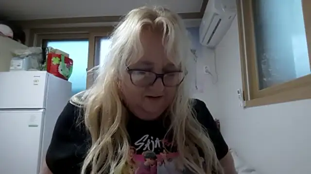 Monalissa729 online show from May 2026 10:22:02 AM
