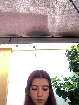 Snapshot of EveRave_Pink chatting on June 2026 02:33:01 PM EveRave Pink online show from June 2026 02:33:01 PM