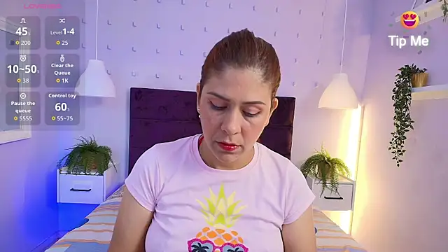 Sirenyrouss online show from May 2026 03:59:01 AM