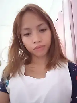 Snapshot of sweetpinayxxx chatting on June 2026 06:15:01 AM sweetpinayxxx online show from June 2026 06:15:01 AM