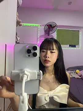 Lov3lily online show from June 2026 10:15:01 AM