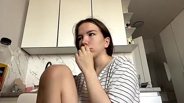 FewerCadre online show from June 2026 06:05:01 AM