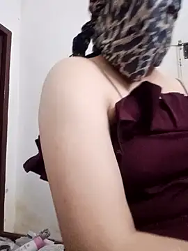 Snapshot of Hot_Niya2 chatting on May 2026 06:48:02 PM Hot Niya2 online show from May 2026 06:48:02 PM