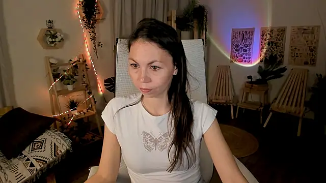 Snapshot of TrasyMorris chatting on May 2026 06:53:02 AM TrasyMorris online show from May 2026 06:53:02 AM