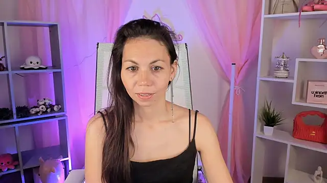 Snapshot of TrasyMorris chatting on May 2026 04:07:02 AM TrasyMorris online show from May 2026 04:07:02 AM