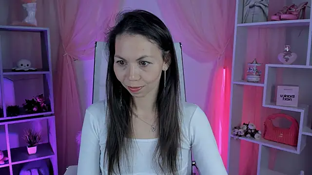 Snapshot of TrasyMorris chatting on June 2026 04:04:01 AM TrasyMorris online show from June 2026 04:04:01 AM