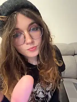 cutypiefull online show from May 2026 11:01:04 PM
