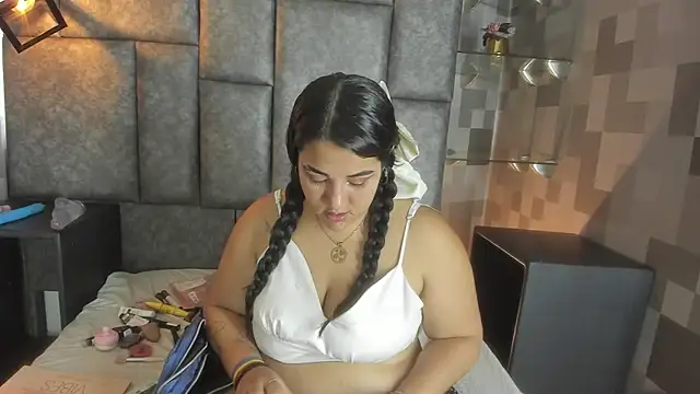 Ainoa Ruiz online show from June 2026 02:33:01 PM