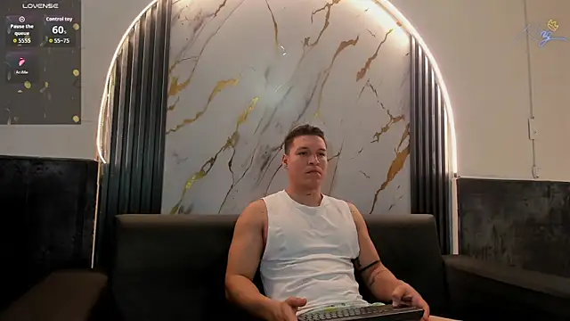 Snapshot of lucassimone_ chatting on May 2026 03:46:02 AM lucassimone online show from May 2026 03:46:02 AM