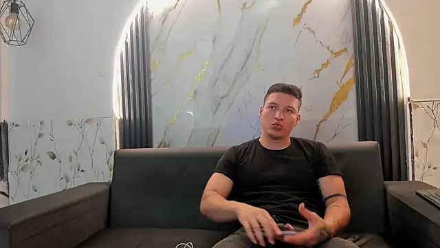 Snapshot of lucassimone_ chatting on June 2026 05:59:01 PM lucassimone online show from June 2026 05:59:01 PM
