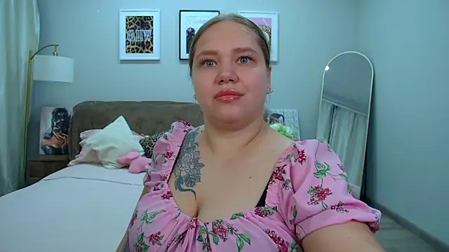 DianaKristol online show from June 2026 02:33:01 PM
