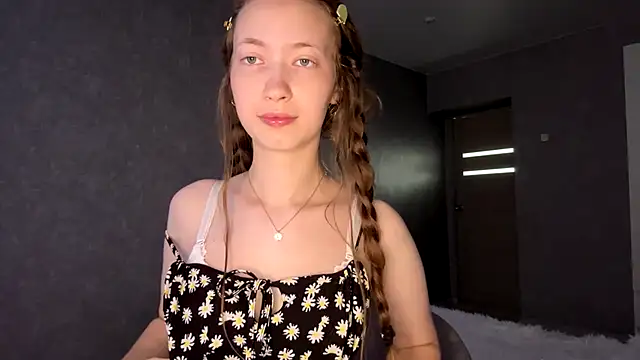Emily Mur  online show from July 2026 05:00:02 AM