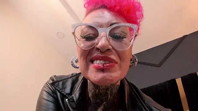 Snapshot of mistress_sandy chatting on July 2026 10:01:02 PM mistress sandy online show from July 2026 10:01:02 PM