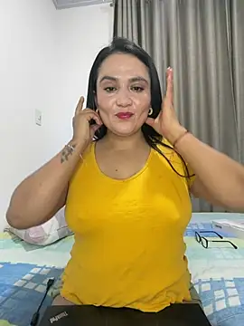 rousee69  online show from June 2026 11:17:01 PM