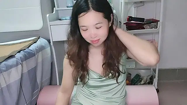 Snapshot of F-Yingying chatting on May 2026 03:28:01 PM F-Yingying online show from May 2026 03:28:01 PM
