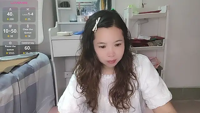 Snapshot of F-Yingying chatting on May 2026 04:50:01 AM F-Yingying online show from May 2026 04:50:01 AM