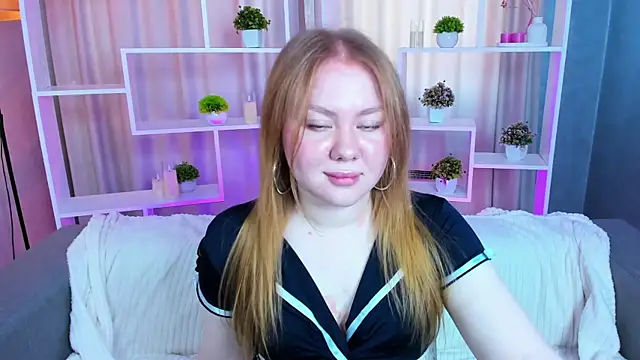 AlexaaBee online show from May 2026 08:11:02 AM