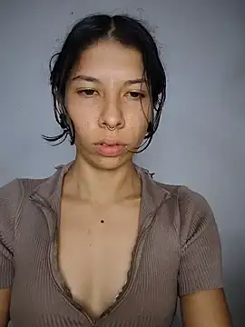 Snapshot of MelanyMo_on chatting on June 2026 01:25:02 AM MelanyMo on online show from June 2026 01:25:02 AM