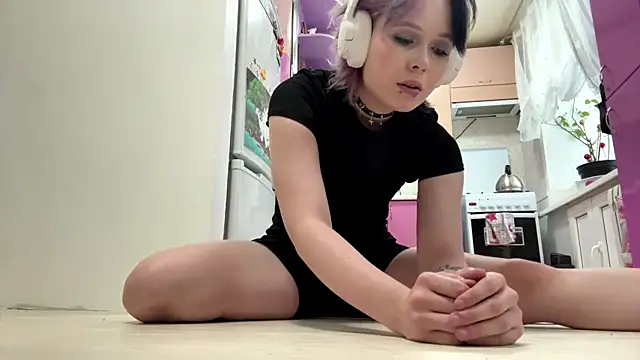 Snapshot of CuteLilit chatting on May 2026 02:13:02 PM CuteLilit online show from May 2026 02:13:02 PM