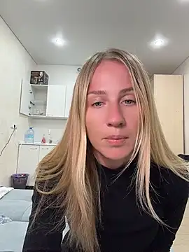 Snapshot of AnnaMist_ chatting on June 2026 03:28:02 PM AnnaMist online show from June 2026 03:28:02 PM