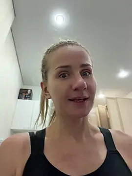 Snapshot of AnnaMist_ chatting on July 2026 04:31:01 PM AnnaMist online show from July 2026 04:31:01 PM
