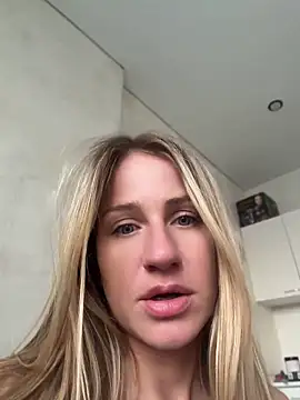Snapshot of AnnaMist_ chatting on July 2026 02:20:01 PM AnnaMist online show from July 2026 02:20:01 PM