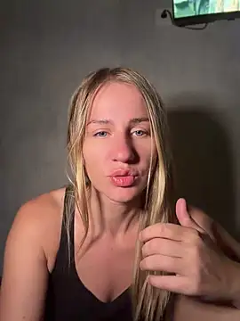 Snapshot of AnnaMist_ chatting on July 2026 08:22:01 PM AnnaMist online show from July 2026 08:22:01 PM