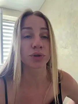 Snapshot of AnnaMist_ chatting on July 2026 05:00:02 AM AnnaMist online show from July 2026 05:00:02 AM