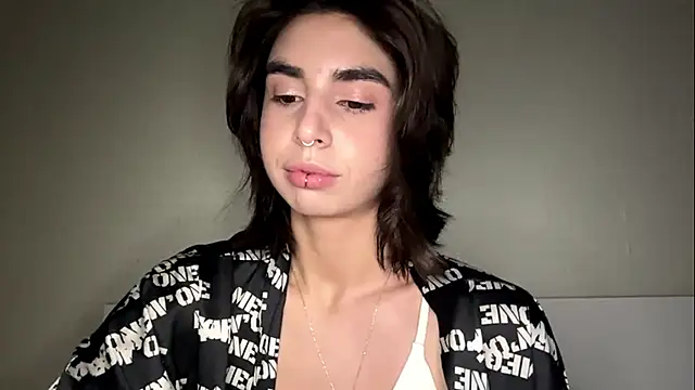 JessiaRuezga online show from May 2026 11:18:02 AM