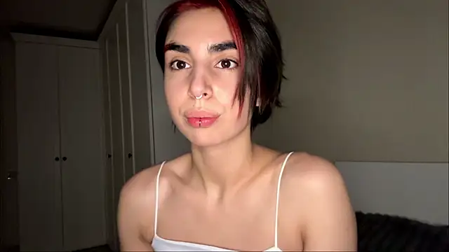 JessiaRuezga online show from July 2026 12:18:02 PM