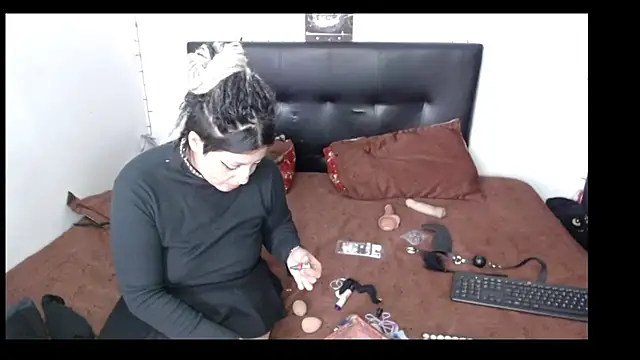 bonnie---clarck online show from May 2026 05:19:01 PM