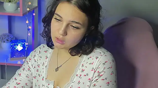 Snapshot of Mary_F0x chatting on July 2026 08:38:02 AM Mary F0x online show from July 2026 08:38:02 AM