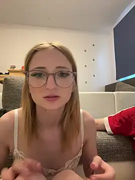 LauraundSteve  online show from May 2026 06:09:01 PM