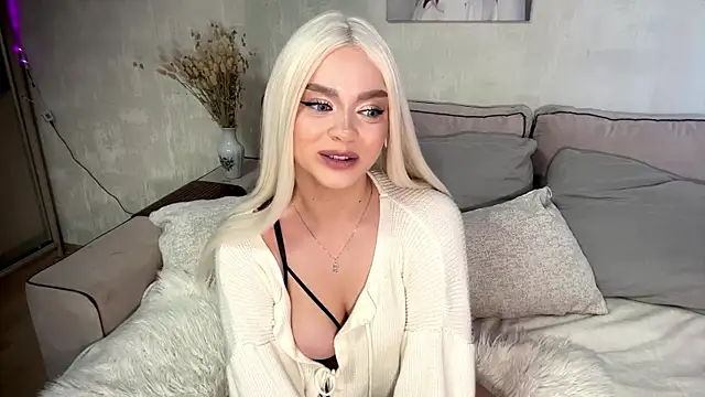 Snapshot of RussianGirlXX chatting on May 2026 03:05:01 PM RussianGirlXX online show from May 2026 03:05:01 PM
