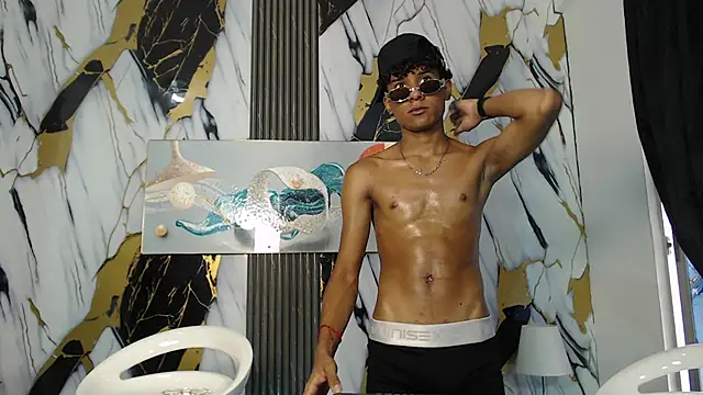 Snapshot of THREE_BLACK chatting on May 2026 08:18:02 PM THREE BLACK online show from May 2026 08:18:02 PM