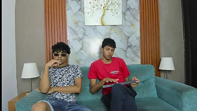 Snapshot of THREE_BLACK chatting on May 2026 07:22:01 PM THREE BLACK online show from May 2026 07:22:01 PM