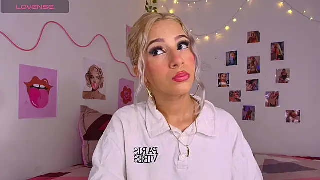 cinniaa  online show from May 2026 12:06:01 AM