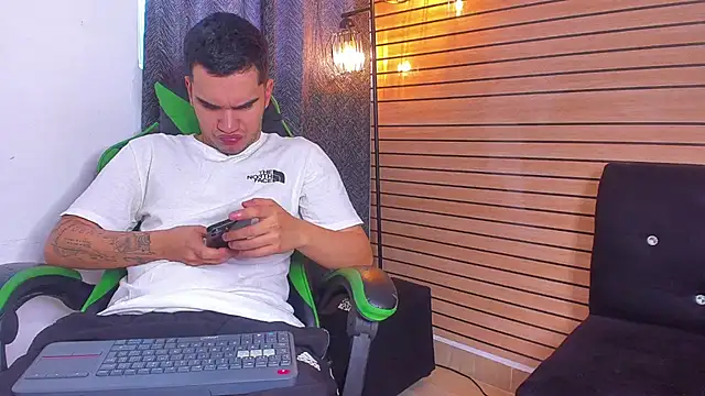 Brandoncrew online show from May 2026 07:42:02 PM