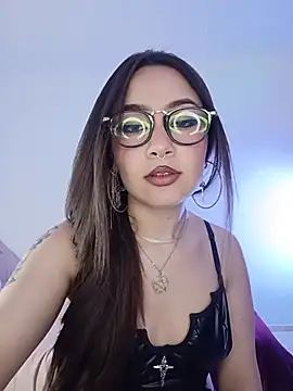 paariiss  online show from May 2026 10:15:02 PM