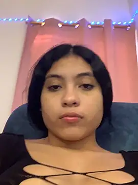 Snapshot of Paula-sinz chatting on May 2026 09:32:01 PM Paula-sinz online show from May 2026 09:32:01 PM